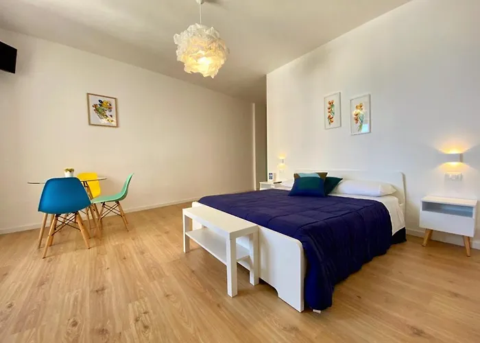 Mondello Beach Rooms - By The Sea